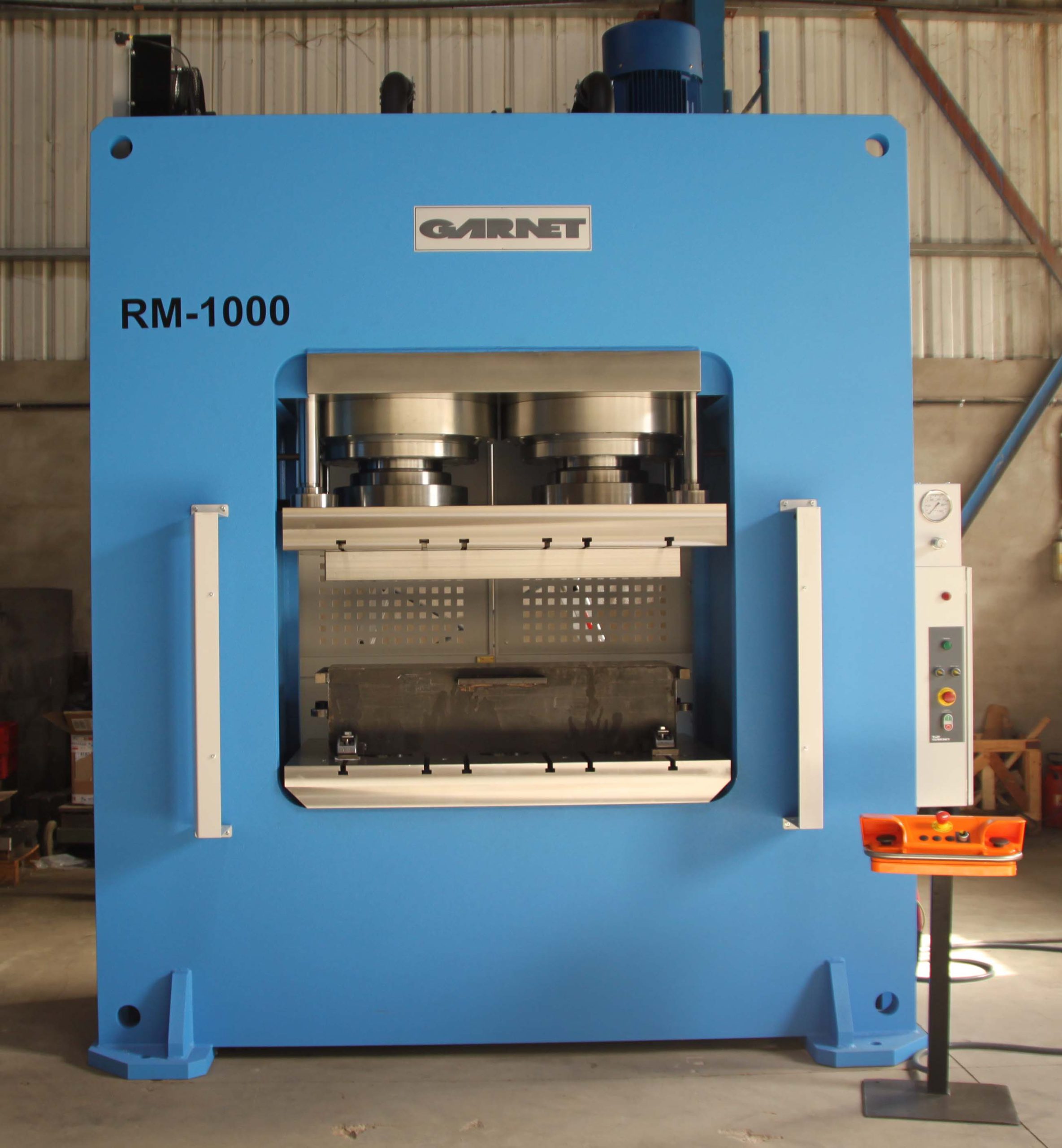 HIDROGARNE Hydraulic press designed especially for cold forming.