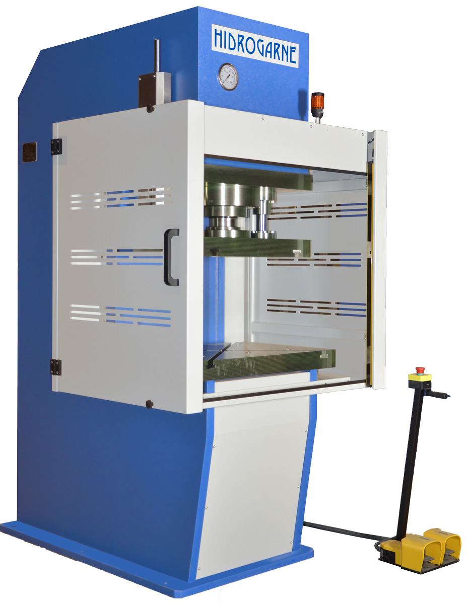 C-frame motorized hydraulic presses: CM series from 50 to 150 tonnes