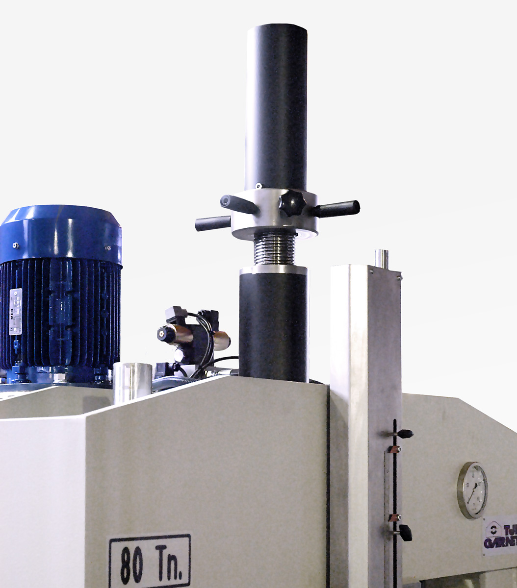 Presse hydraulique motorisée à arcade RM-80 tonnes HIDROGARNE - PRO-Dis -  Machines Outils & Solutions Industrielles